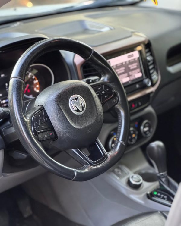 RAM 1000 LARAMIE 4X4 4P 2.0 AUT 2021 - Imagen 8