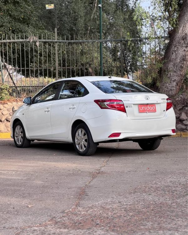 TOYOTA YARIS GLI 1.5 AUT 2017 - Imagen 4