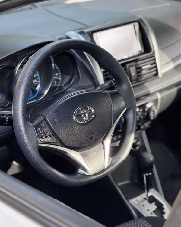 TOYOTA YARIS GLI 1.5 AUT 2017 - Imagen 13
