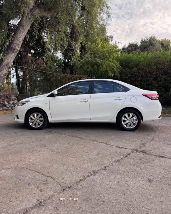 TOYOTA YARIS GLI 1.5 AUT 2017 - Imagen 3