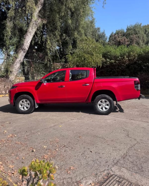 Mitsubishi l200 Katana CRT 4x4 2.4 2023 - Imagen 3