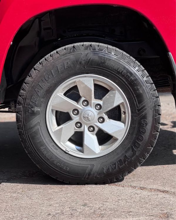 Mitsubishi l200 Katana CRT 4x4 2.4 2023 - Imagen 4