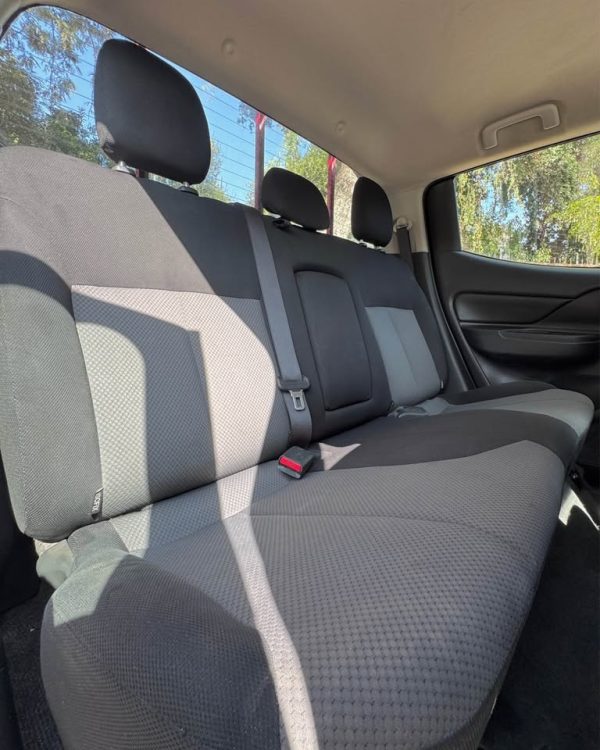 Mitsubishi l200 Katana CRT 4x4 2.4 2023 - Imagen 12