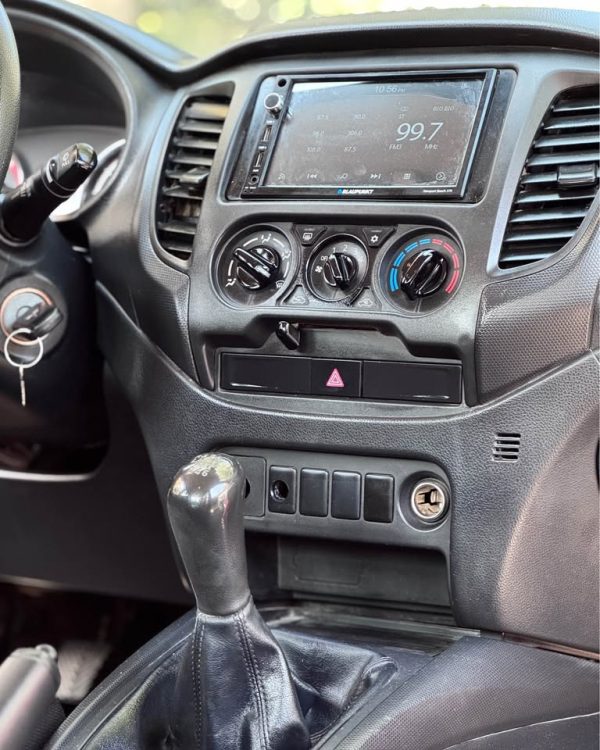 Mitsubishi l200 Katana CRT 4x4 2.4 2023 - Imagen 8