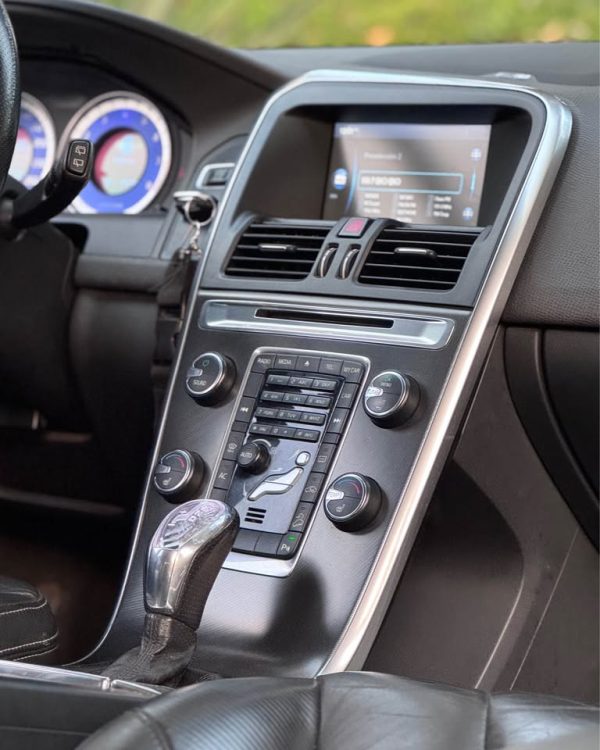 Volvo XC60 T6 R DESING 2013 - Imagen 13
