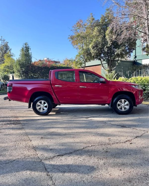 Mitsubishi l200 Katana CRT 4x4 2.4 2023 - Imagen 3