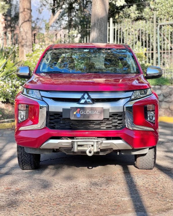 Mitsubishi l200 Katana CRT 4x4 2.4 2023 - Imagen 2