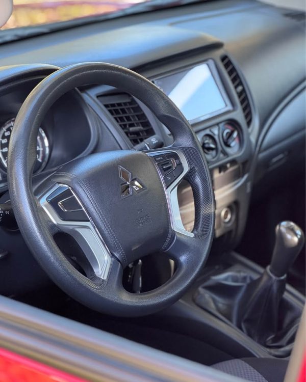 Mitsubishi l200 Katana CRT 4x4 2.4 2023 - Imagen 10