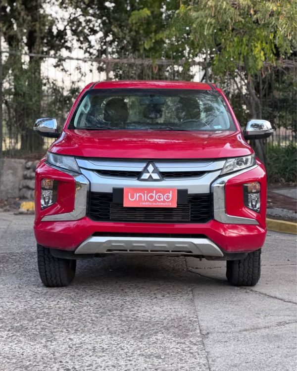 Mitsubishi l200 katana 2.4 4x4 2023 - Imagen 14