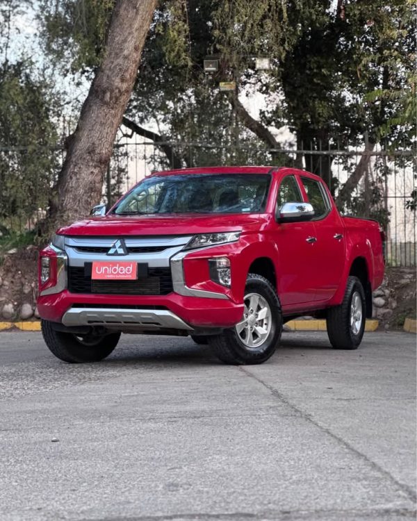 Mitsubishi l200 katana 2.4 4x4 2023