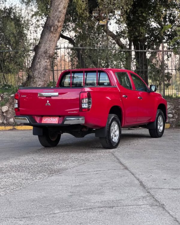 Mitsubishi l200 katana 2.4 4x4 2023 - Imagen 13