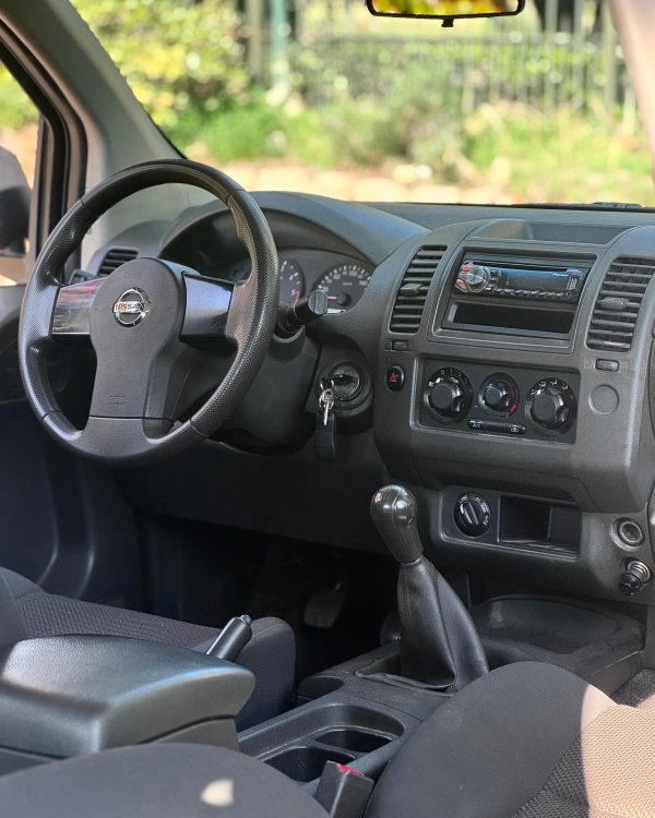 Nissan NAVARA DCAB 4X4 2.5 - Imagen 9