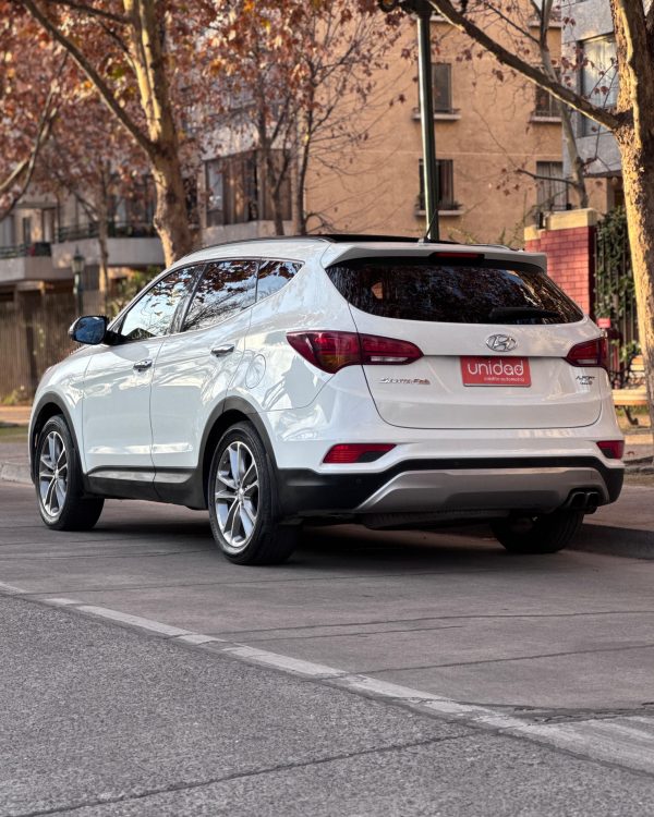 HYUNDAI SANTA GLS 2.4 AUT 2016 - Imagen 6