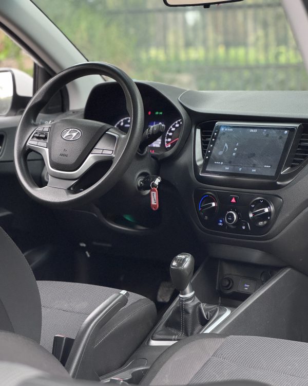 Hyundai Accent HCI 1.4 MT 2022 - Imagen 9
